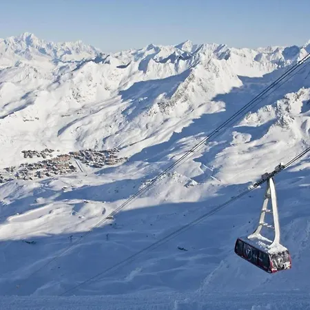 Apartman On Slope Near